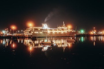 Cruise Ship with Virus Outbreak Reaches Canary Islands