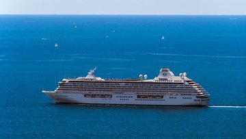 Deadly Virus Outbreak on Luxury Cruise Ship