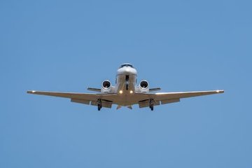 Groups Call for Jet Ban and Slower Driving to Avoid Fuel Shortages