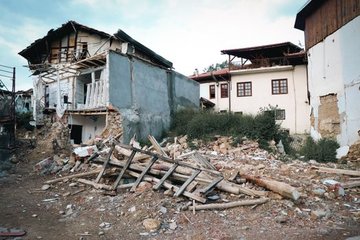Venezuela Earthquakes Leave Dozens Dead, Hundreds Missing