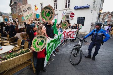 Why Climate Action Stalls, Despite Widespread Popular Support